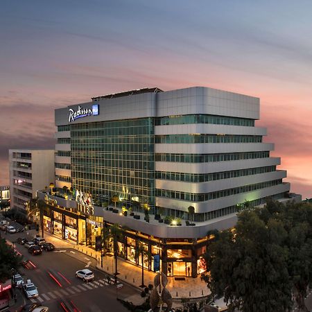 Radisson Blu Hotel, Beirut Verdun Exterior photo The Platinum