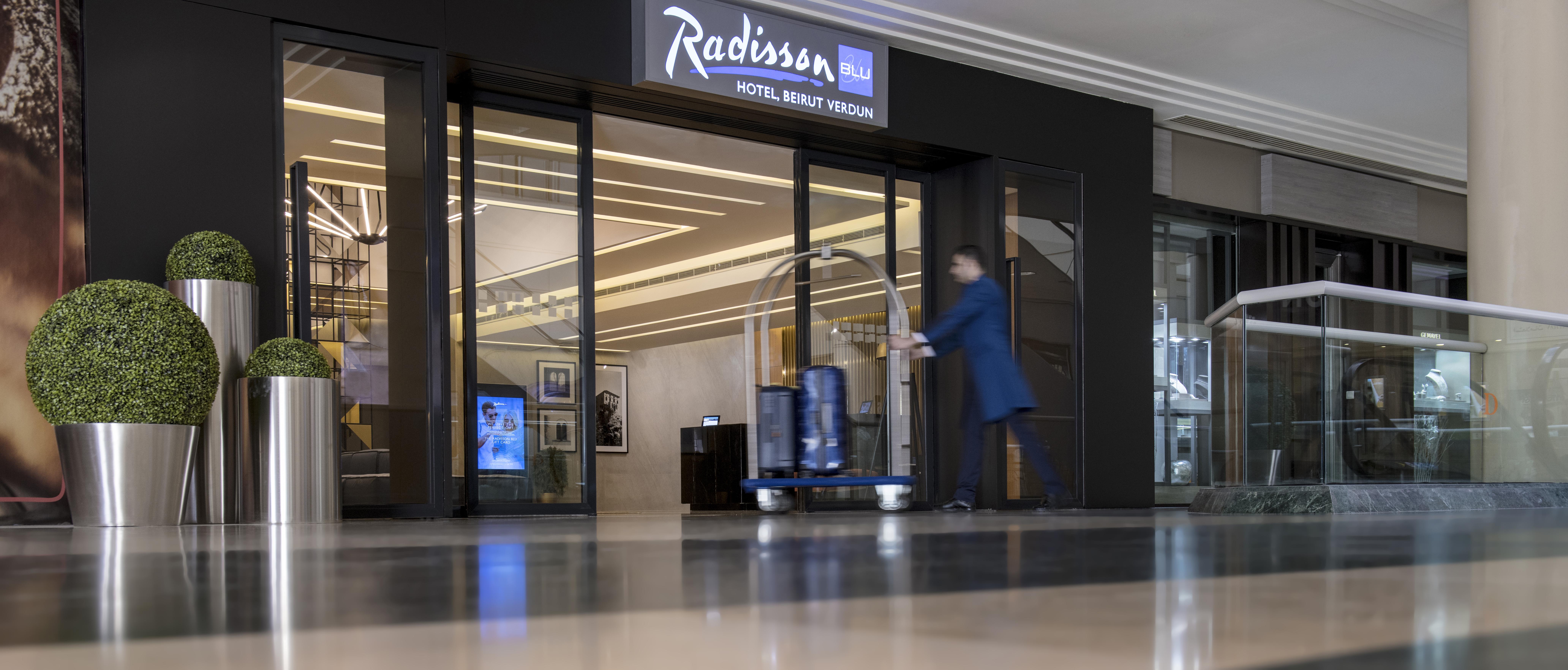 Radisson Blu Hotel, Beirut Verdun Exterior photo Radisson Blu Hotel, Wrocław